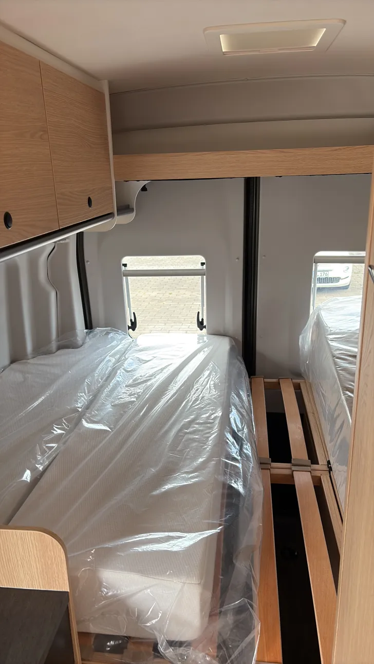 Betten Sunlight Camper Van Cliff 590 4x4 Greentrek Sofort verfügbar