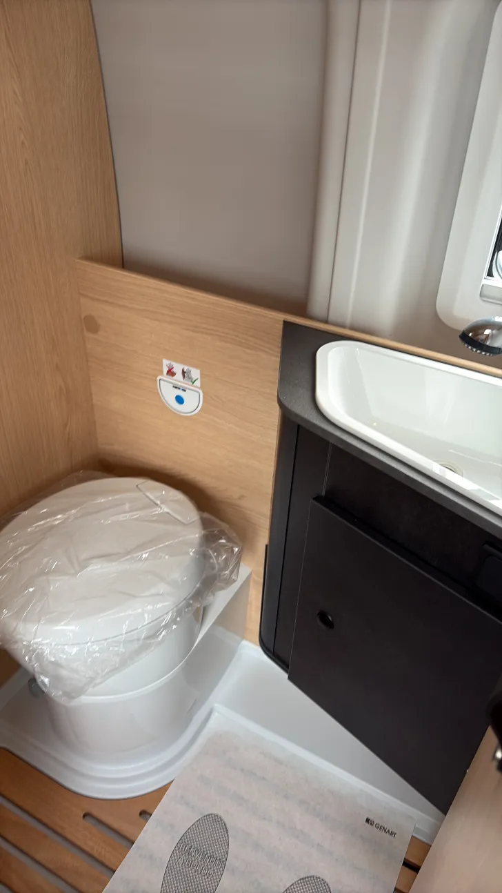 Toilette Sunlight Camper Van Cliff 590 4x4 Greentrek Sofort verfügbar