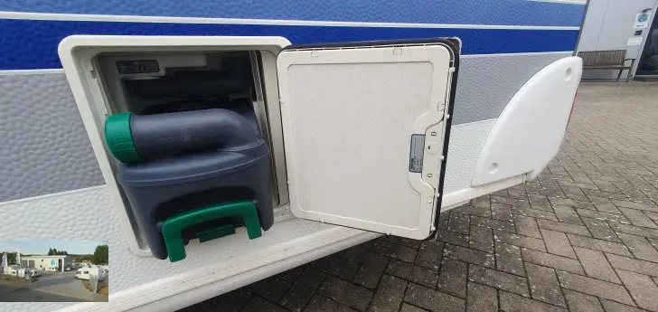 Fahrzeugbild Hobby De Luxe Easy 400 KB Nr. 68 - 2 Sitzgruppen #33