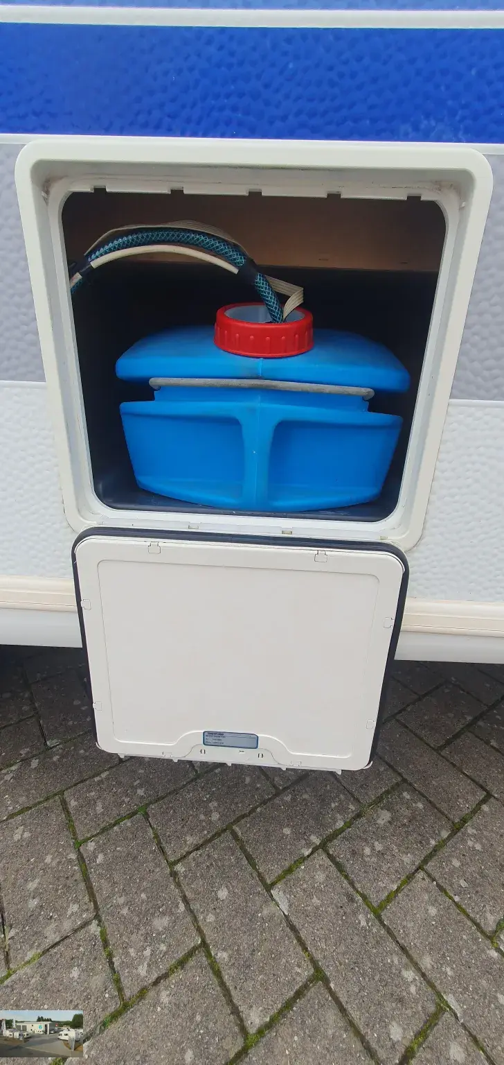 Fahrzeugbild Hobby De Luxe Easy 400 KB Nr. 68 - 2 Sitzgruppen #34
