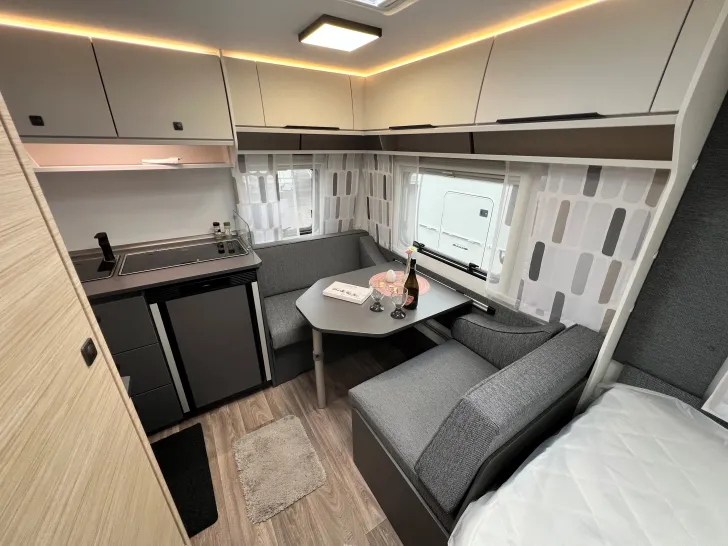 Fahrzeugbild Fendt Apero Activ 390 FH #12