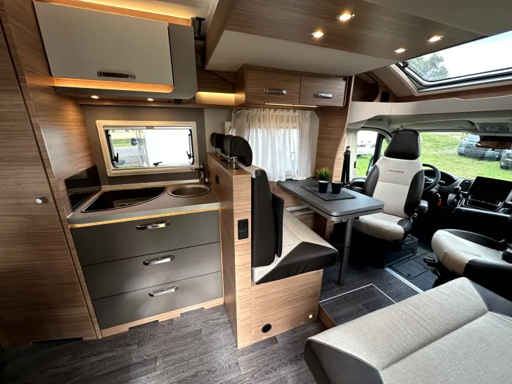 Fahrzeugbild Weinsberg CaraSuite 650 MF Edition Spicy *Hubbett* #15