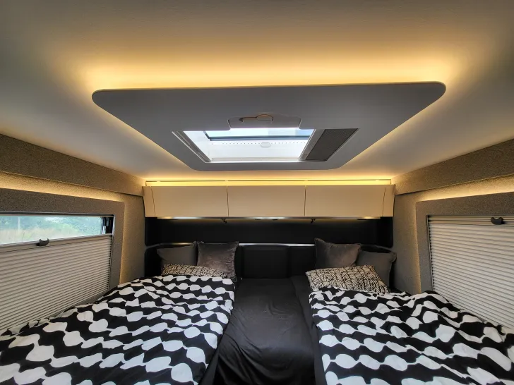 Fahrzeugbild Adria Supersonic 780 SL Mercedes Sprinter 417 CDI mit #6