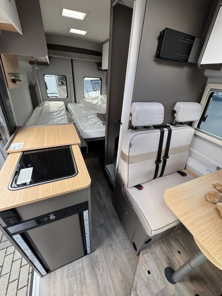 Fahrzeugbild LMC Innovan Ford 592 #9
