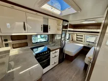 Fahrzeugbild Hobby Prestige 620 CL Hubstützen E&P Mover, Markise #6