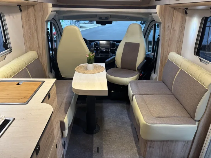 Fahrzeugbild Eura Mobil Profila T 720 EF SONDERMODELL ONYX #1