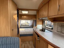 Fahrzeugbild Hobby De Luxe Easy 440 SF mit Mover, Dachreling+Leiter #7