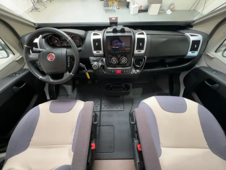 Fahrzeugbild Mooveo TEI 69 QBH/Queensbett+Hubbett/Garage/Klima/Marki #7