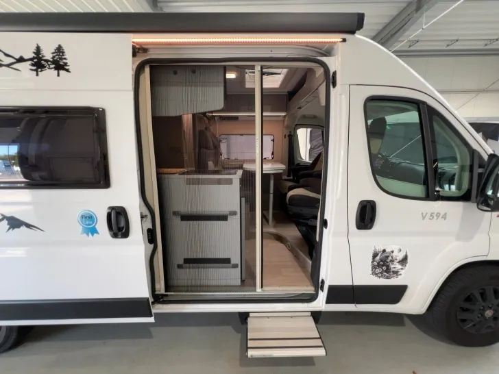 Fahrzeugbild Chausson V 594 FIRSTLINE / Festbett / AHK / TOP-ABGEBOT!! #7