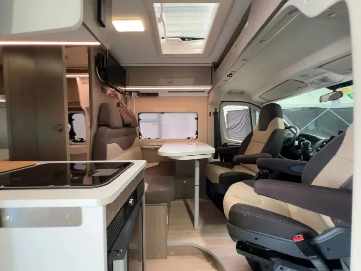 Fahrzeugbild Chausson V 594 FIRSTLINE / Festbett / AHK / TOP-ABGEBOT!! #9