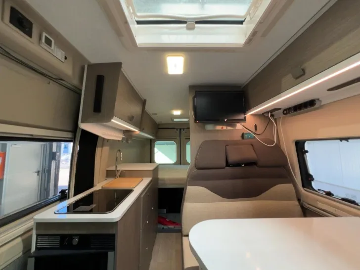 Fahrzeugbild Chausson V 594 FIRSTLINE / Festbett / AHK / TOP-ABGEBOT!! #12