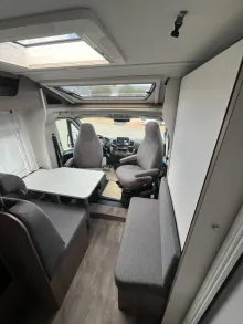 Fahrzeugbild Carado V 347 #8