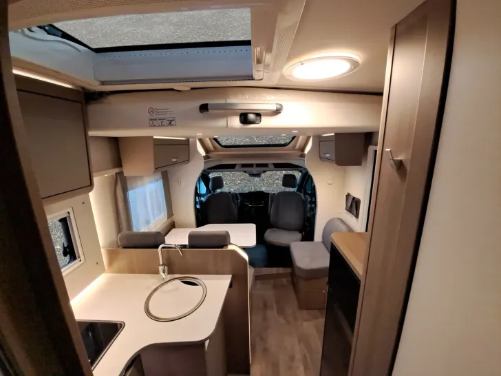 Fahrzeugbild Carado Edition26 T Ford 447 Automatik, Hubbett, Solar #20