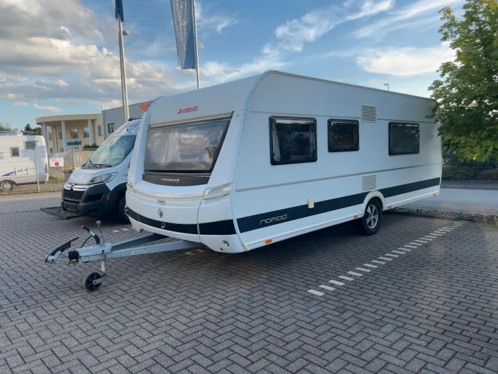 Fahrzeugbild Dethleffs Nomad 510 LE/1.Hand/Einzelbetten/Klima/Rundsitz. #3