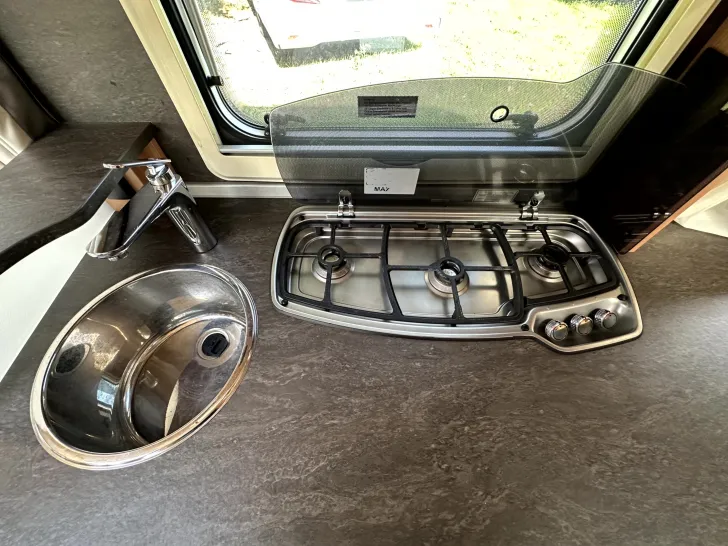 Fahrzeugbild Knaus Südwind 450 FU *Vorzelt*TV*Plane* #14