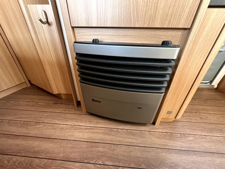 Fahrzeugbild Knaus Südwind 450 FU *Vorzelt*TV*Plane* #20
