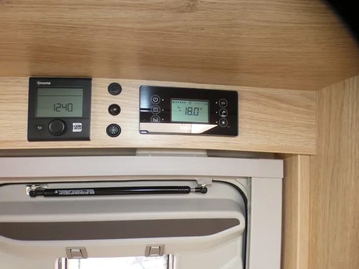 Fahrzeugbild Knaus Sky TI 650 MEG Platinum Selection Stützanlage, Sat, Solar #20