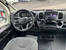 Fahrzeugbild Bürstner Signature SFT 7.1 Einzelbetten + Hubbett #6