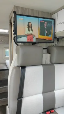 Fahrzeugbild Bravia Mobil Swan 636 300 AH Autarkpaket #13