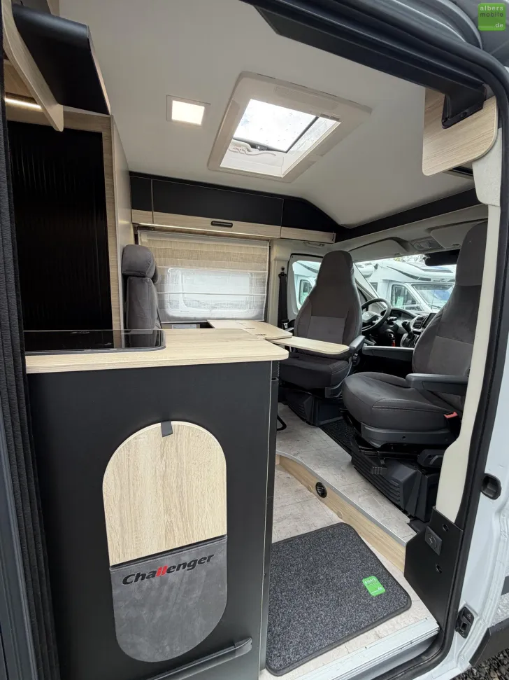 Fahrzeugbild Challenger Van V114 Sport Edition Arctic Safety Solar 2027 #9