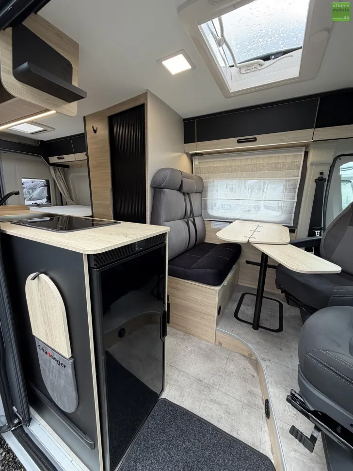 Fahrzeugbild Challenger Van V114 Sport Edition Arctic Safety Solar 2027 #10
