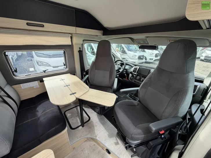 Fahrzeugbild Challenger Van Sport Edition V114 Arctic Safety Solar 2027 #11
