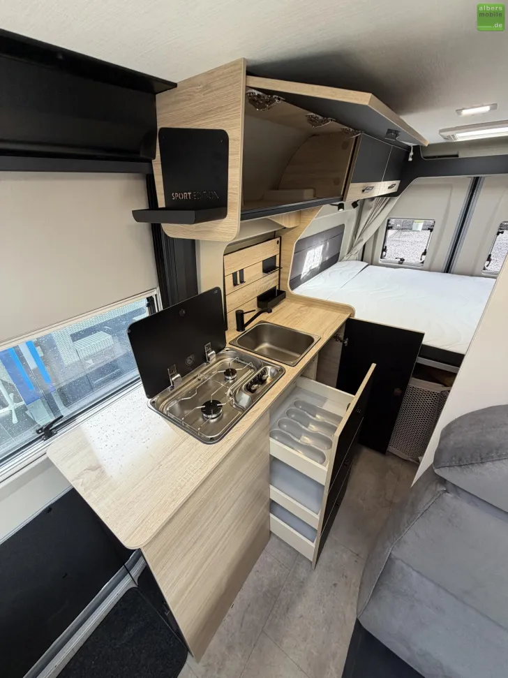 Fahrzeugbild Challenger Van Sport Edition V114 Arctic Safety Solar 2027 #16