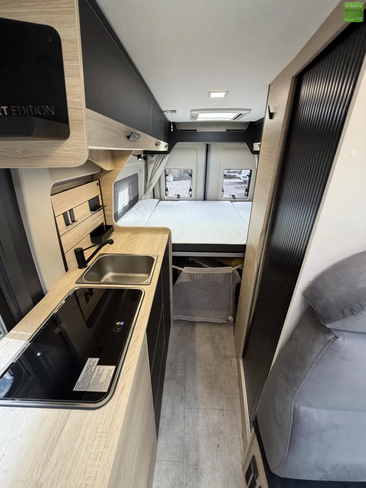 Fahrzeugbild Challenger Van Sport Edition V114 Arctic Safety Solar 2027 #18