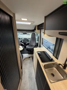 Fahrzeugbild Challenger Van Sport Edition V114 Arctic Safety Solar 2027 #28