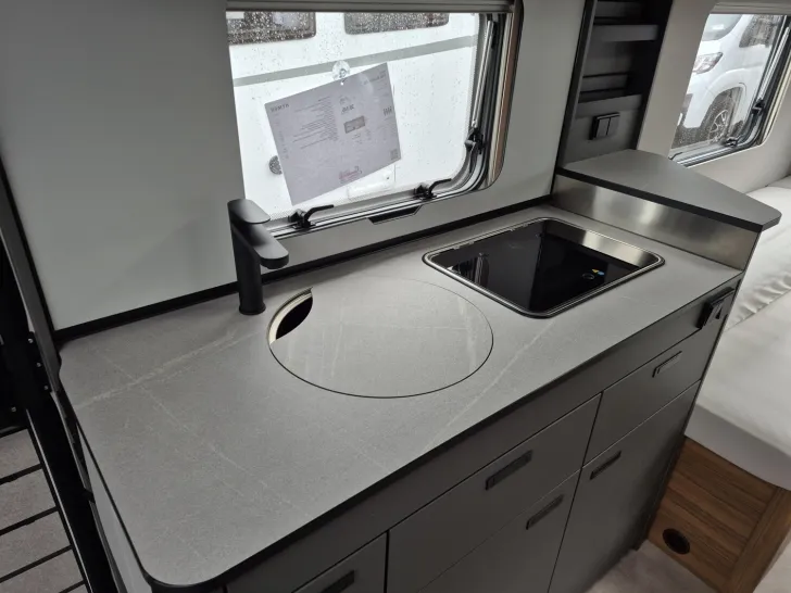 Fahrzeugbild Hymer Eriba Eriba Novaline 495 /1.800kg/Ambiente XL #14