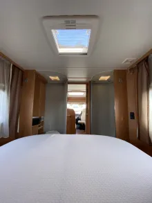 Sicht vorne-hinten Dethleffs Advantage I 7151 Solar / Hubstützen