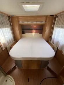 Betten Dethleffs Advantage I 7151 Solar / Hubstützen