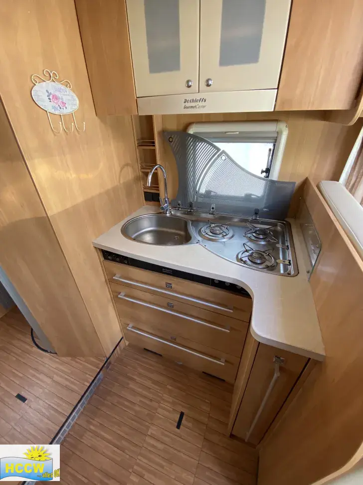 Küchen Dethleffs Advantage I 7151 Solar / Hubstützen