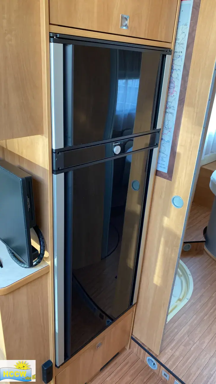 Kühlschrank Dethleffs Advantage I 7151 Solar / Hubstützen