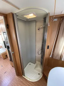 Dusche Dethleffs Advantage I 7151 Solar / Hubstützen