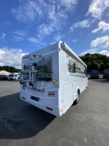 Schräg Hinten Dethleffs Advantage I 7151 Solar / Hubstützen
