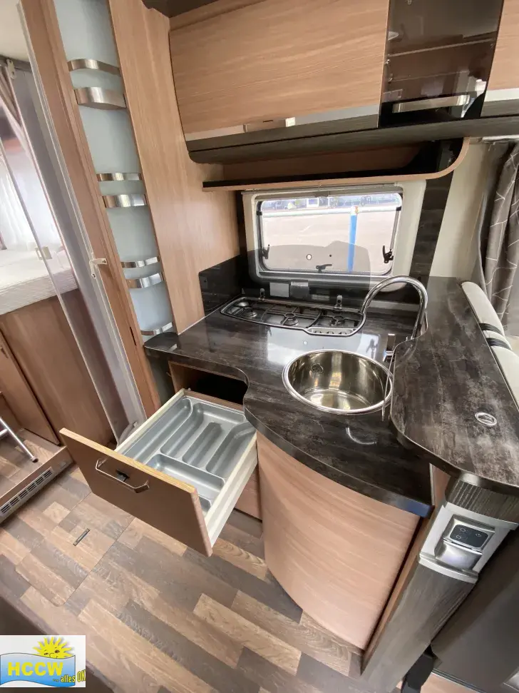 Küchen Knaus Sky i 700 LEG Automatik / 180 PS