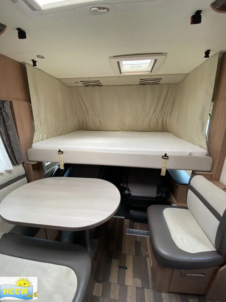 Weitere Betten Knaus Sky i 700 LEG Automatik / 180 PS