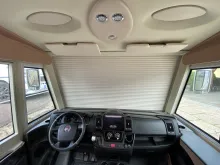Automatische Verdunklung Knaus Sky i 700 LEG Automatik / 180 PS