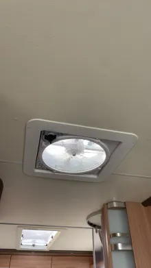 Küchen Lüfter Knaus Sky i 700 LEG Automatik / 180 PS