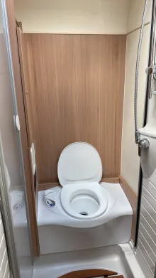 Toilette Bürstner Ixeo IT 700
