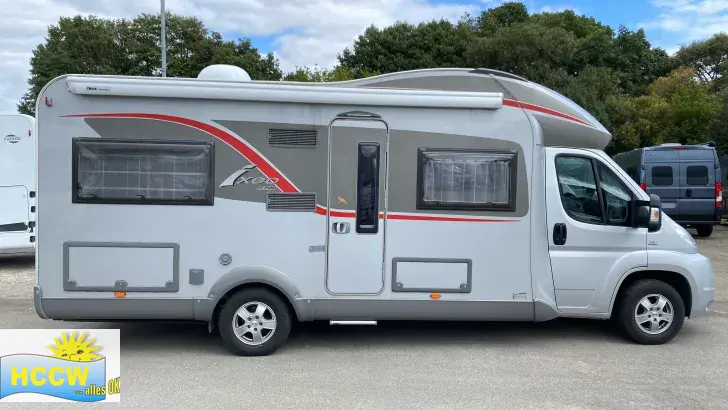Seitlich Bürstner Ixeo IT 700