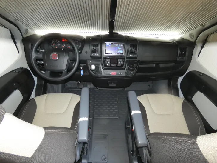 Fahrzeugbild Hymer Camper Van Ayers Rock - sehr gepflegt, wenige KM - #6