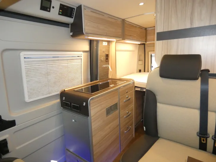 Fahrzeugbild Hymer Camper Van Ayers Rock - sehr gepflegt, wenige KM - #11