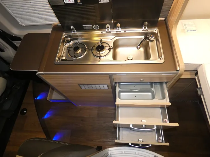 Fahrzeugbild Hymer Camper Van Ayers Rock - sehr gepflegt, wenige KM - #13