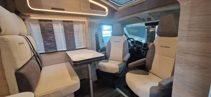 Fahrzeugbild Weinsberg CaraCompact EDITION PEPPER 600 MEG 2027er Automatik #9