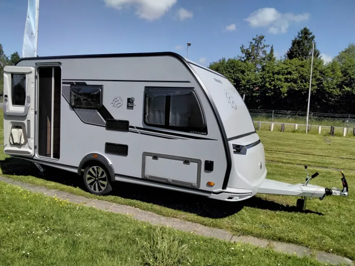 Fahrzeugbild Knaus Südwind 420 QD Black Selection Modell 2026 #11
