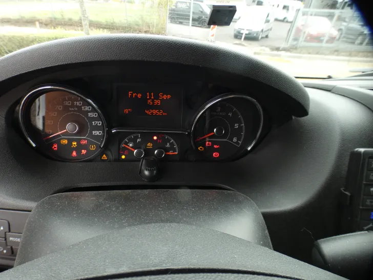 Fahrzeugbild Pössl H-Line 2WIN Vario Luftfederung Hubstützenanlage #11