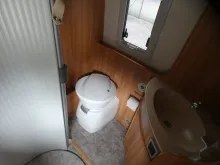Fahrzeugbild Pössl H-Line 2WIN Vario Luftfederung Hubstützenanlage #15
