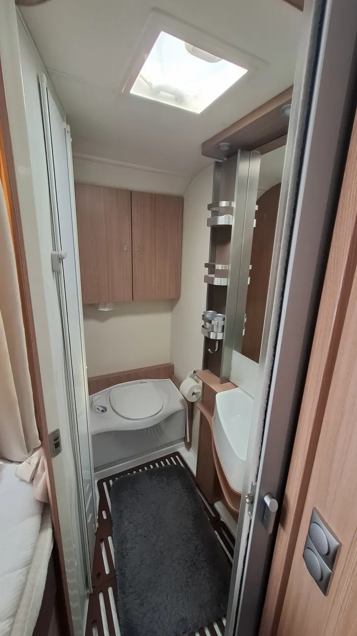 Fahrzeugbild Knaus Sky TI 650 MF Silver Selection scheckheftgepflegt #8
